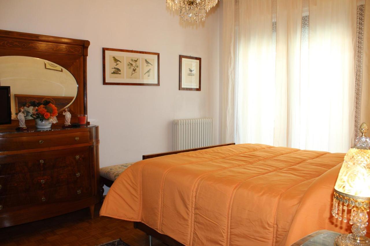 Tres Chic Bed & Breakfast Civitanova Marche Exterior photo