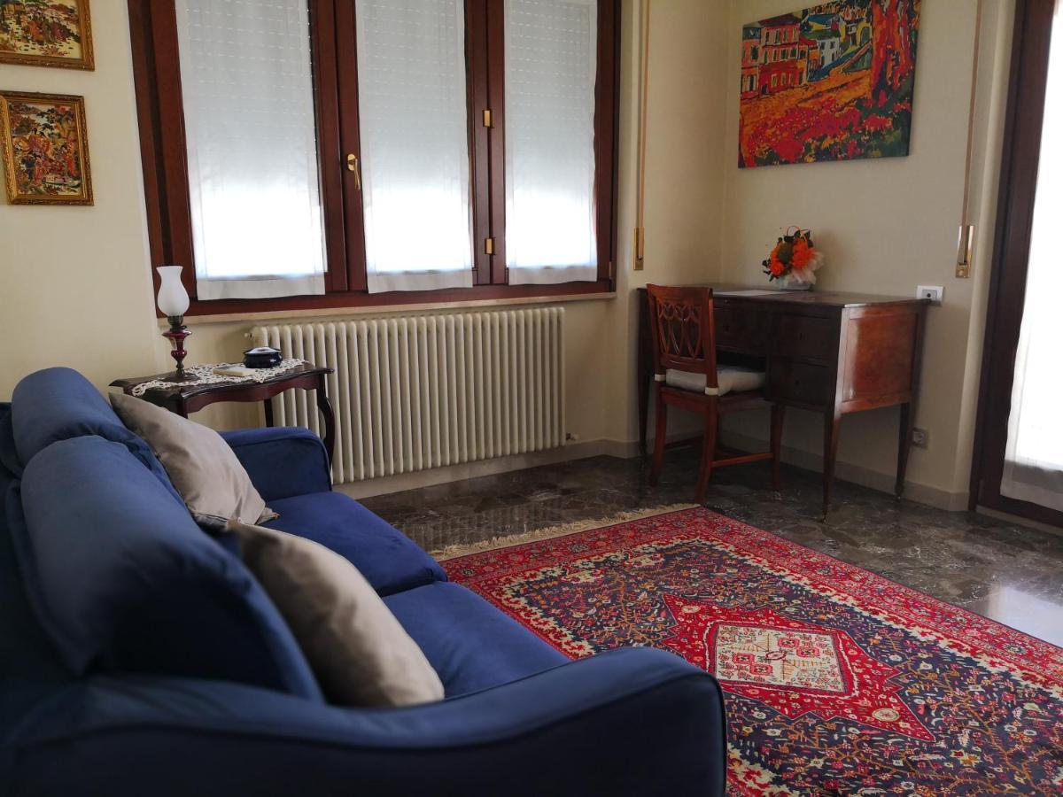 Tres Chic Bed & Breakfast Civitanova Marche Exterior photo
